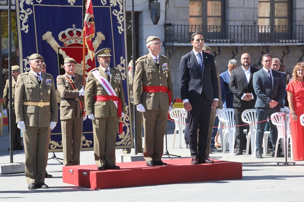 Presentación de la Jura de Bandera Civil en el Patio del Pozo de Medina del Campo. Yaiza Cobos ( REGRESAMOS )